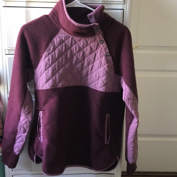 Abercrombie & Fitch Tops - 💜ABERCROMBIE AND FITCH SWEATSHIRT💜
